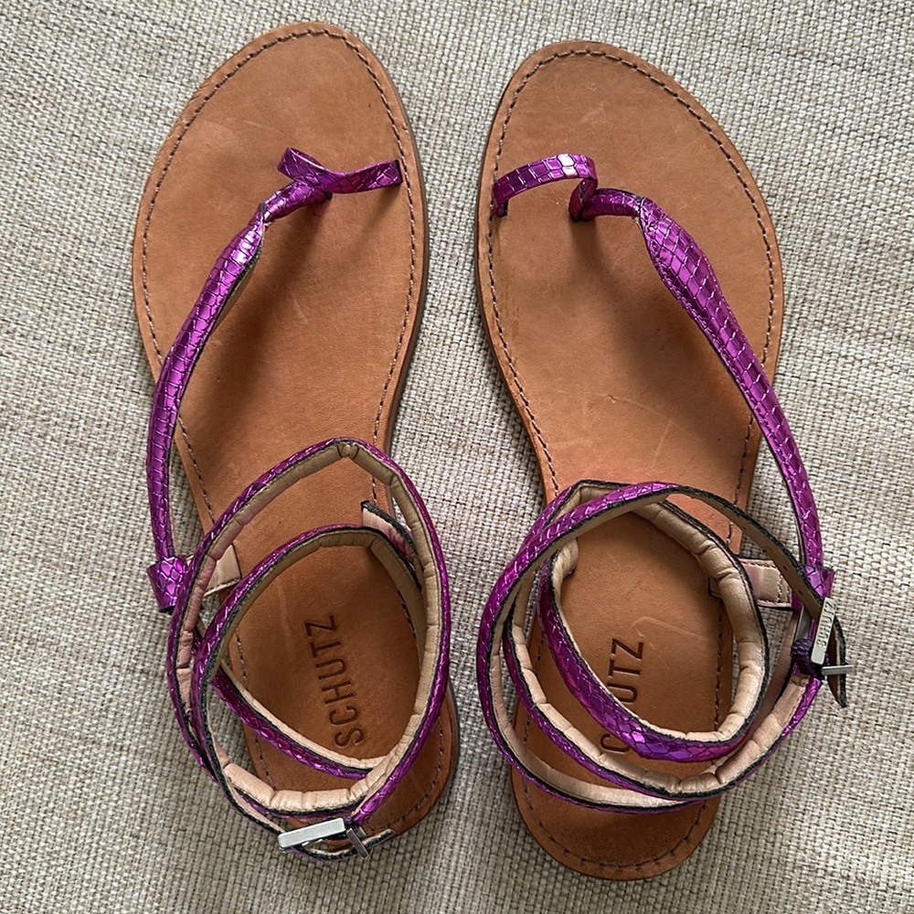 SCHUTZ Metallic Purple T-strap Leather Sandals